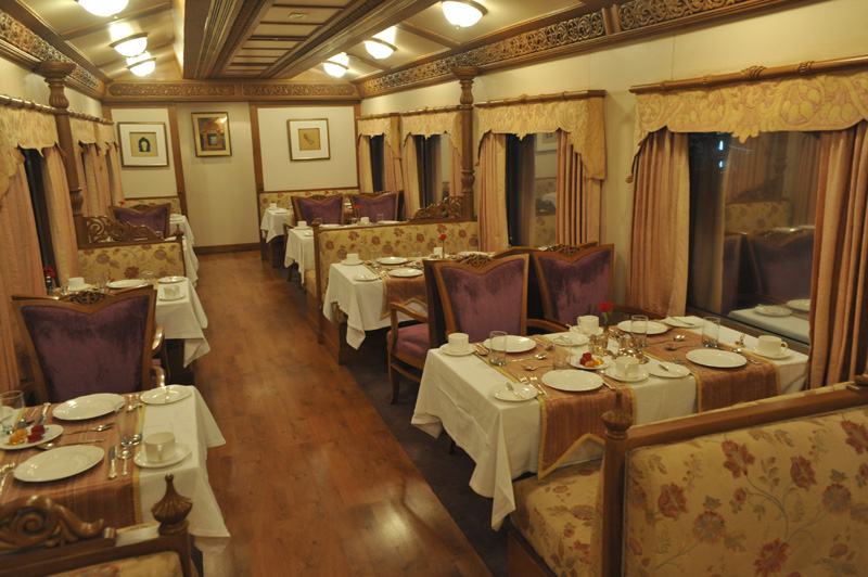 Golden Chariot Dining Car